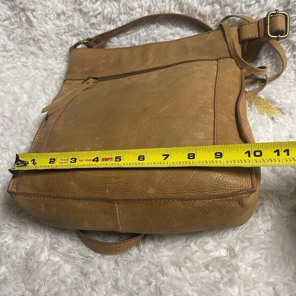 Lucky Brand Leather Tan medium Crossbody Bag stitching accent. - Picture 6 of 12